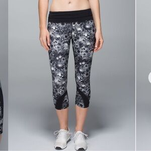 Lululemon Run: Inspire Crop II *All Luxtreme Flowabunga Black Angel Wing / Black